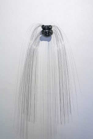 Simone Kesting, Pling Pling, 2021, Styrodur, Ton, Lack, Epoxyharz, 20 x 15 x 100 cm, Foto Miguel Ferraz